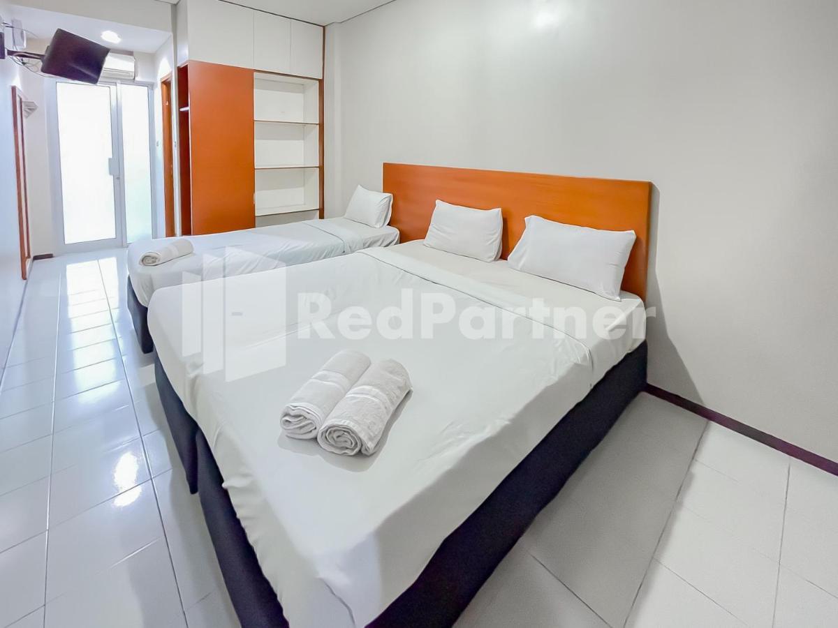 Sang Surya Guesthouse Syariah Near Rs Hasan Sadikin Mitra Reddoorz Бандунг Экстерьер фото